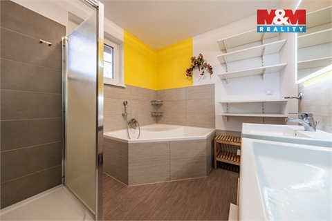 Prodej rodinného domu, 369 m² 4