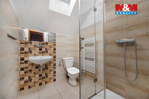 Prodej restaurace, 1 500 m² 8