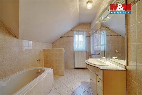 Prodej rodinného domu, 182 m² 26