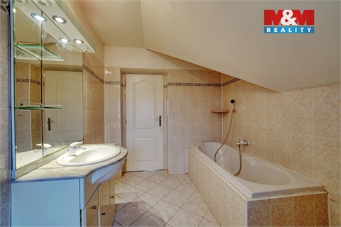 Prodej rodinného domu, 182 m² - 26