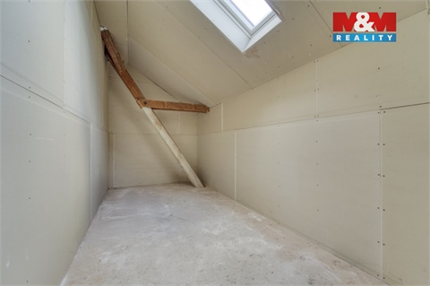 Prodej rodinného domu, 252 m² - 4