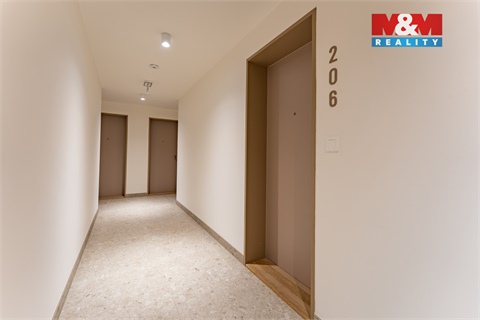 Pronájem bytu 1kk, 38 m² 10