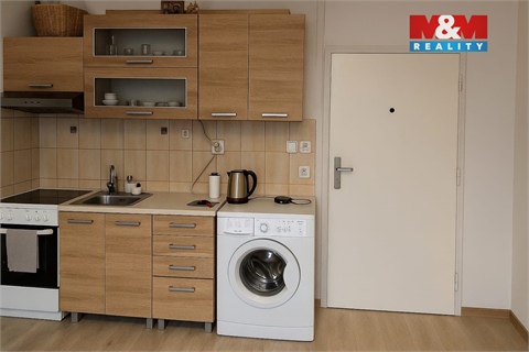 Pronájem bytu 1+1, 38 m² - 0