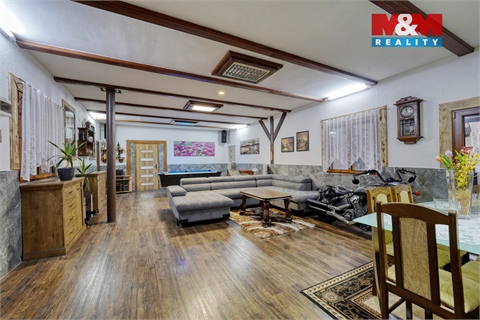 Prodej rodinného domu, 235 m² - 8