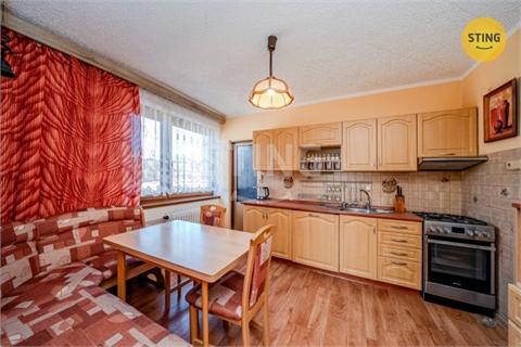 Prodej rodinného domu, 220 m² - 6