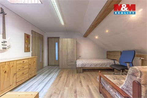 Prodej rodinného domu, 200 m² 10