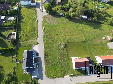 Prodej stavebního pozemku, 967 m² 0