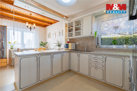 Prodej rodinného domu, 280 m² 10