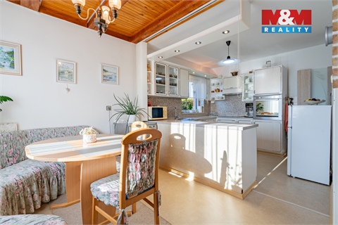 Prodej rodinného domu, 280 m² 12