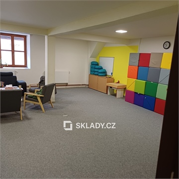 Pronájem kanceláře, 275 m² - 2