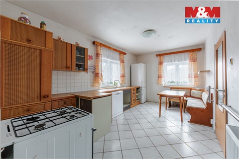 Prodej rodinného domu, 232 m² 2