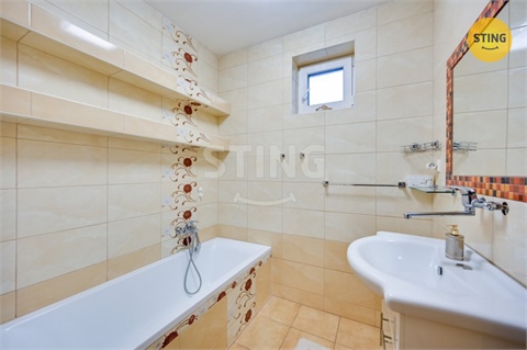 Prodej rodinného domu, 278 m² - 12