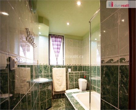 Pronájem bytu 5kk, 107 m² 10