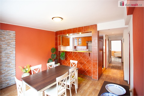 Pronájem bytu 5kk, 107 m² 0