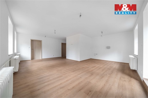 Prodej komerčního objektu, 683 m² - 2