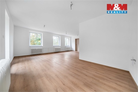 Prodej komerčního objektu, 683 m² 2