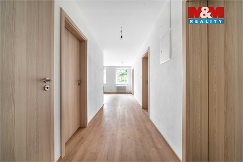 Prodej komerčního objektu, 683 m² 24