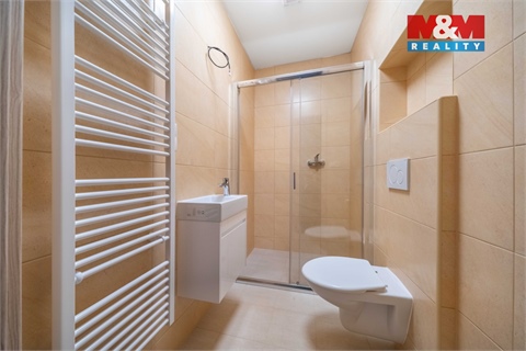 Prodej komerčního objektu, 683 m² 6