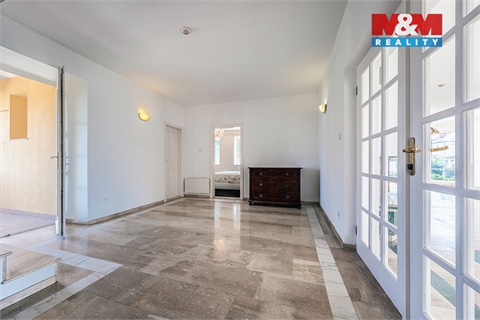 Pronájem rodinného domu, 395 m² 8