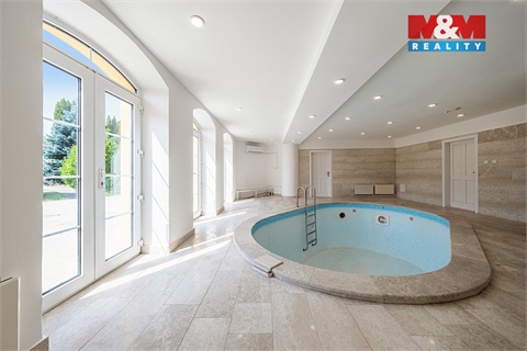 Pronájem rodinného domu, 395 m² 2