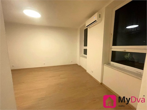 Pronájem bytu 1kk, 35 m² - 6