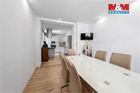 Prodej rodinného domu, 230 m² - 8
