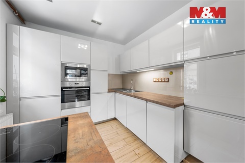 Prodej rodinného domu, 230 m² 6