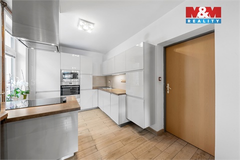 Prodej rodinného domu, 230 m² - 6