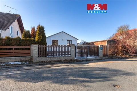 Prodej stavebního pozemku, 700 m² 0