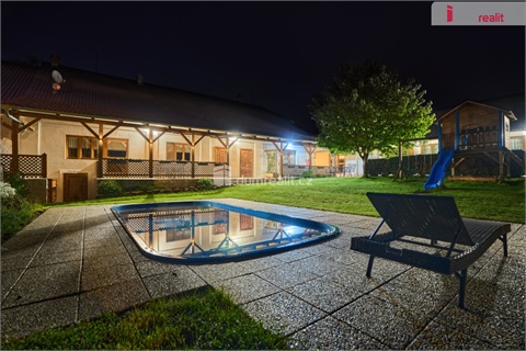 Prodej rodinného domu, 570 m² - 4