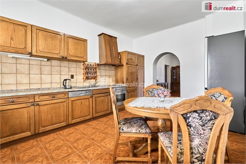 Prodej rodinného domu, 286 m² 10