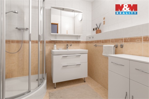 Prodej rodinného domu, 240 m² - 4