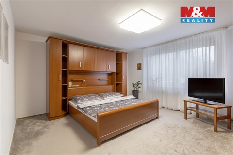 Prodej rodinného domu, 240 m² - 8