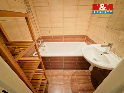 Pronájem bytu 1+1, 38 m² 2