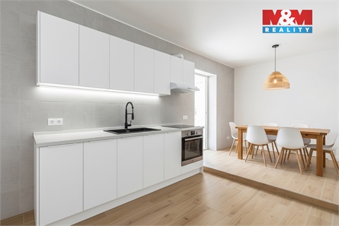 Prodej rodinného domu, 235 m² 10