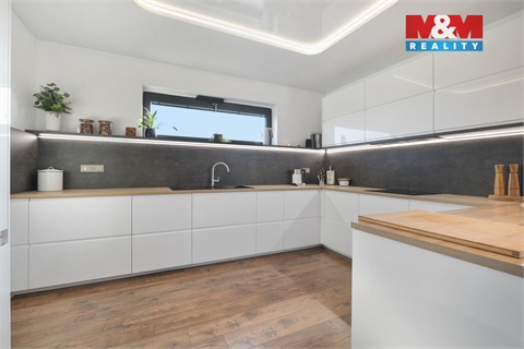 Prodej rodinného domu, 213 m² - 16