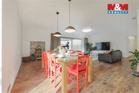 Prodej rodinného domu, 213 m² 2