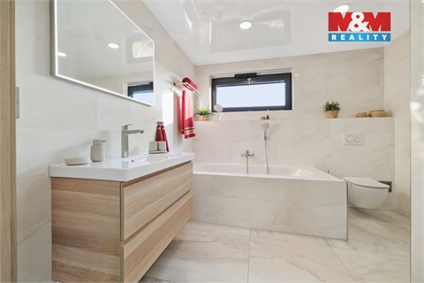 Prodej rodinného domu, 213 m² 20