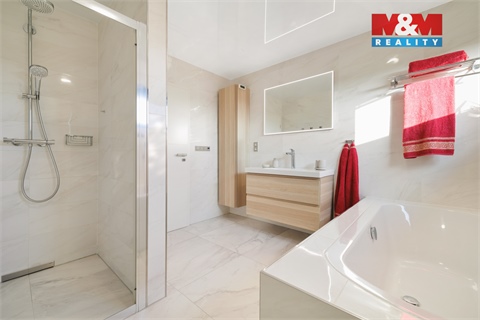 Prodej rodinného domu, 213 m² 8