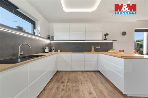 Prodej rodinného domu, 213 m² 24