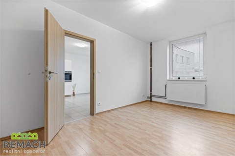 Pronájem bytu 2kk, 42 m² - 2