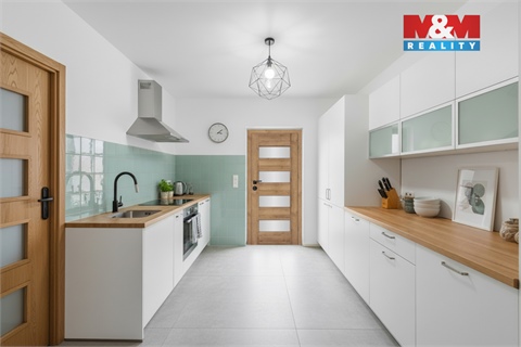 Prodej rodinného domu, 221 m² 6