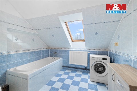 Prodej rodinného domu, 221 m² 14