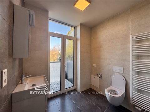 Pronájem bytu 2kk, 48 m² - 2