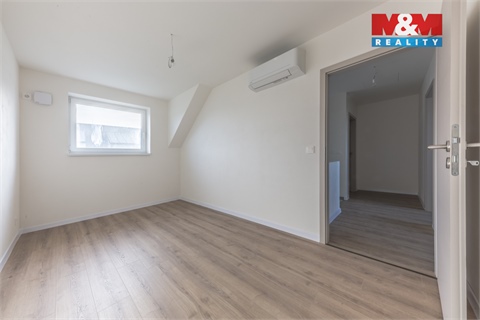 Pronájem bytu 4kk, 96 m² 10