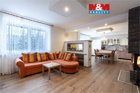 Prodej rodinného domu, 194 m² 0