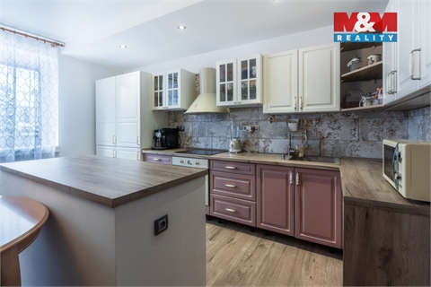 Prodej rodinného domu, 194 m² - 0