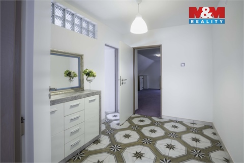 Prodej rodinného domu, 194 m² 8