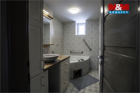 Prodej rodinného domu, 194 m² - 4