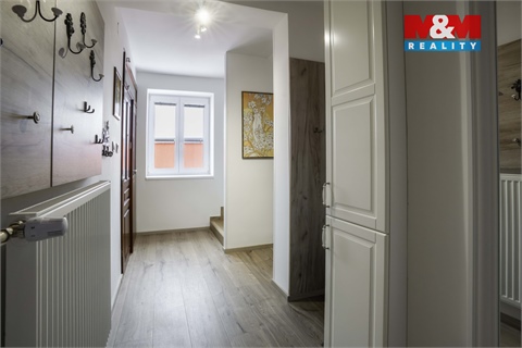 Prodej rodinného domu, 194 m² - 6